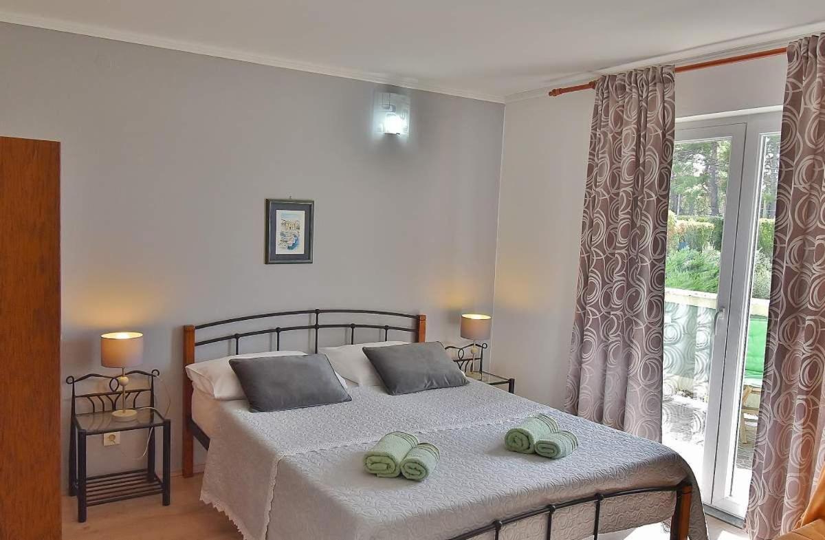 Apartments Ruzica Banjol Exterior photo